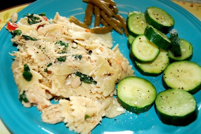 Pasta with White Beans, Chicken and Spinach recipe - Healthy, quick and easy! pasta with white beans and chicken