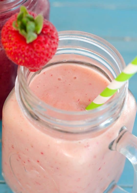 Strawberry Banana Smoothie (119 calories)