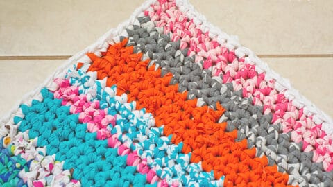 How to crochet a rag rug with fabric scraps