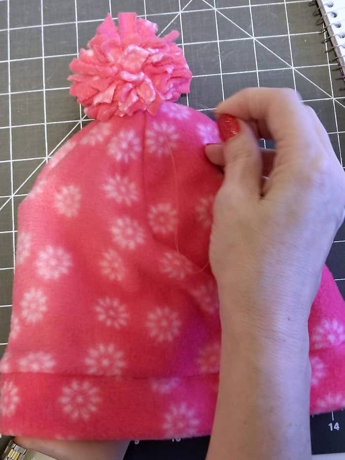 how to make a fleece pom-pom beanie