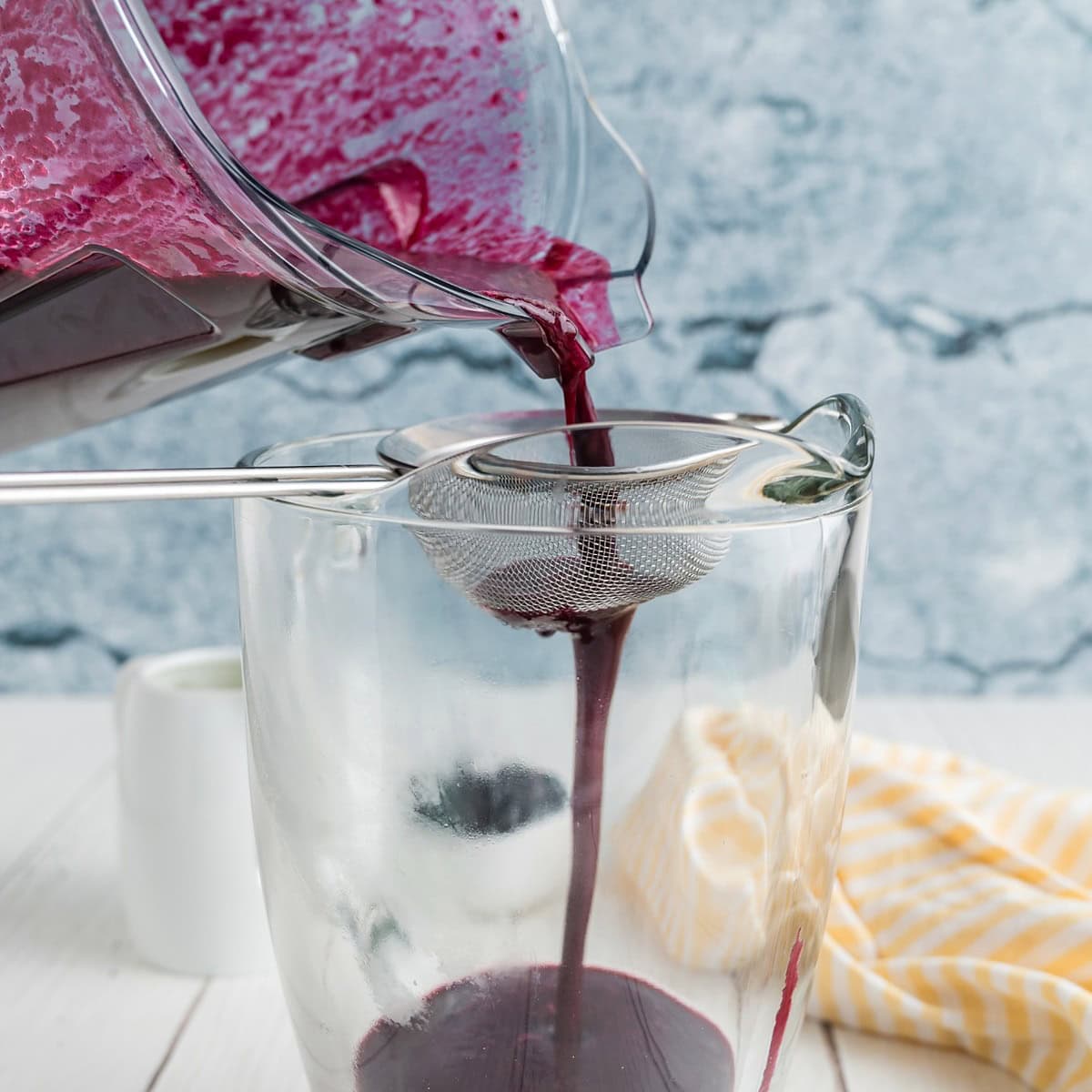 How to make homemade blueberry lemonade from scratch