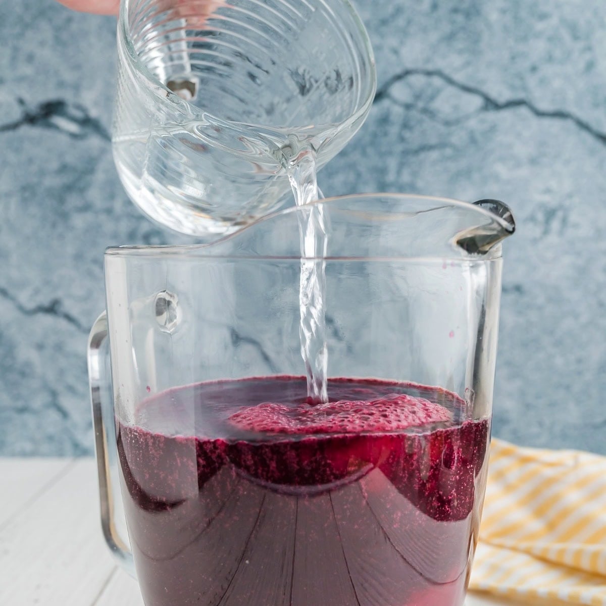 How to make homemade blueberry lemonade from scratch