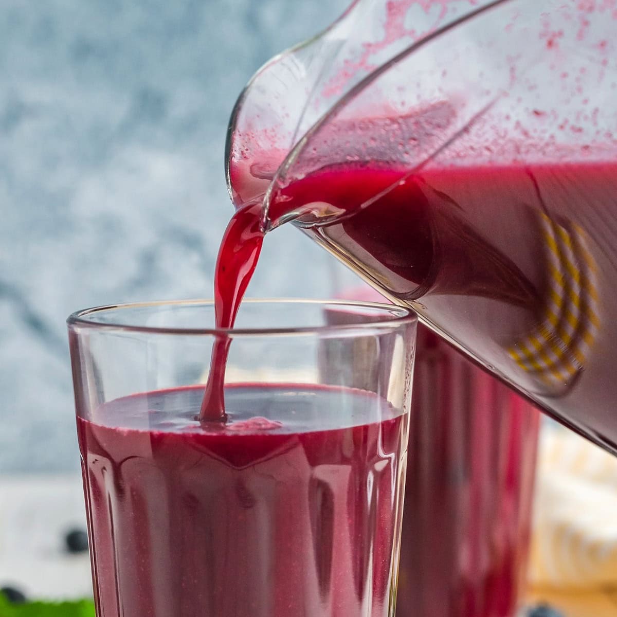 How to make homemade blueberry lemonade from scratch