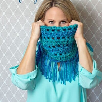 Quick and Easy Crochet Cowl Scarf w/ Fringe