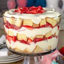 Easy Strawberry Trifle with Pound Cake-image
