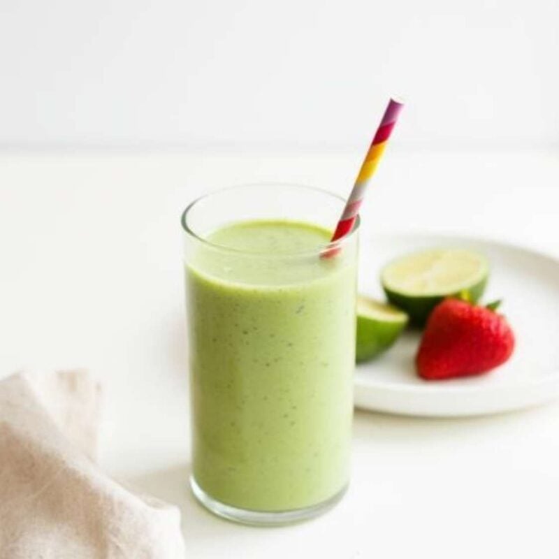 Strawberry Lime Green Smoothie (139 calories)