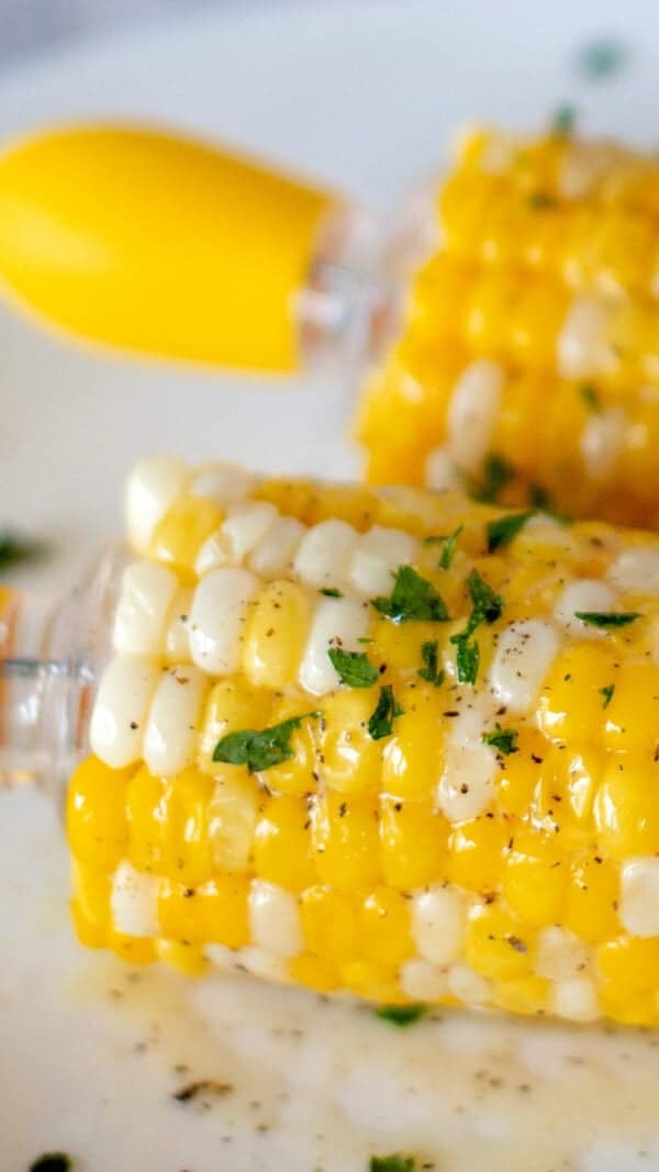 Corn on the Cob in the Microwave Perfect Corn on the Cob in 2 Miunutes!