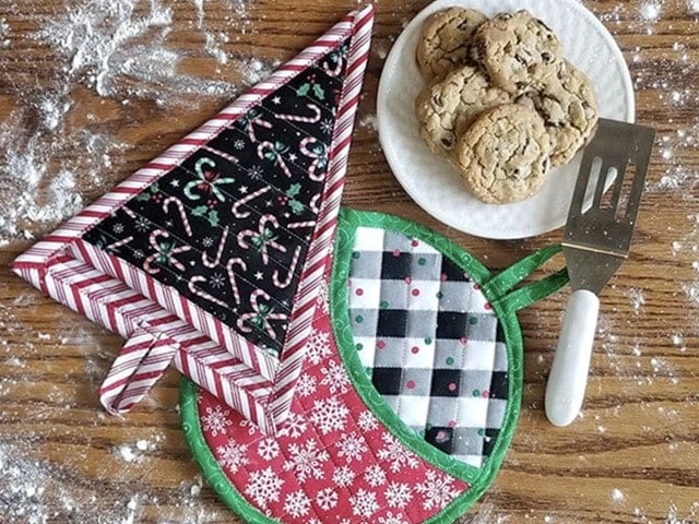 Quilted holiday potholders with Christmas tree and ornament designs