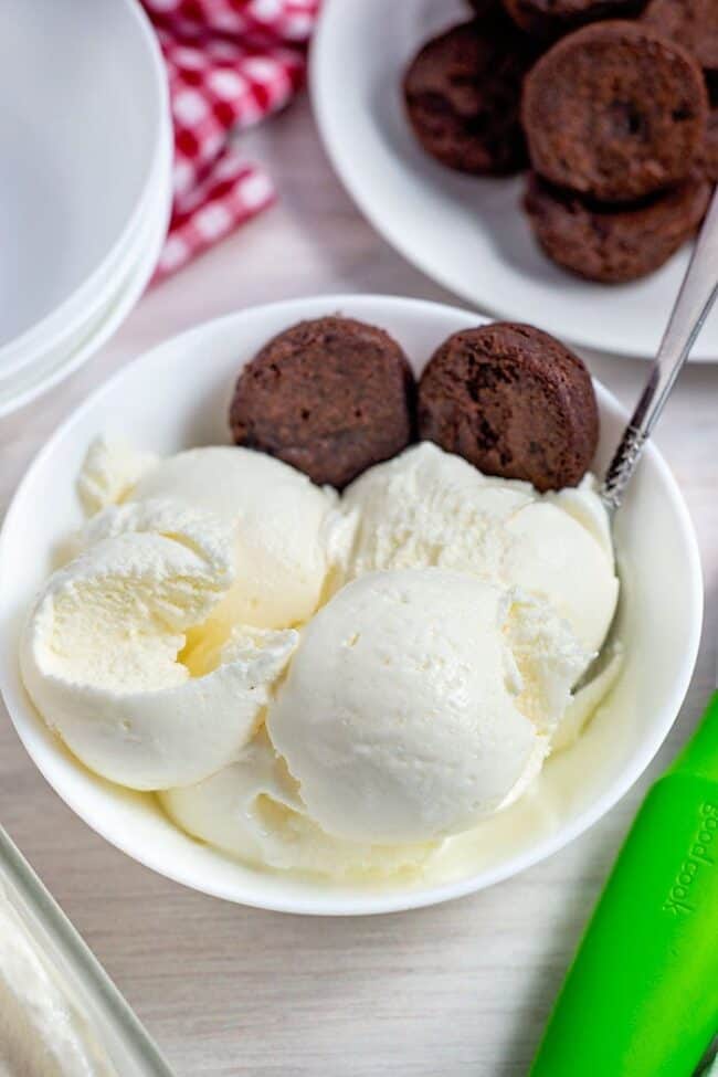 Homemade Vanilla Ice Cream Recipe (No cook recipe)