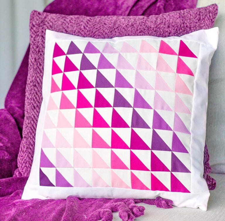 Easy Half-Square Triangle Pillow Pattern Pattern (free pattern)