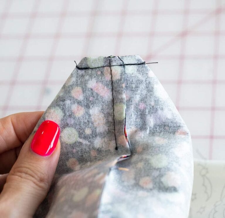 How to Sew A Zipper Pouch Easy Step By Step Guide For Beginners (free