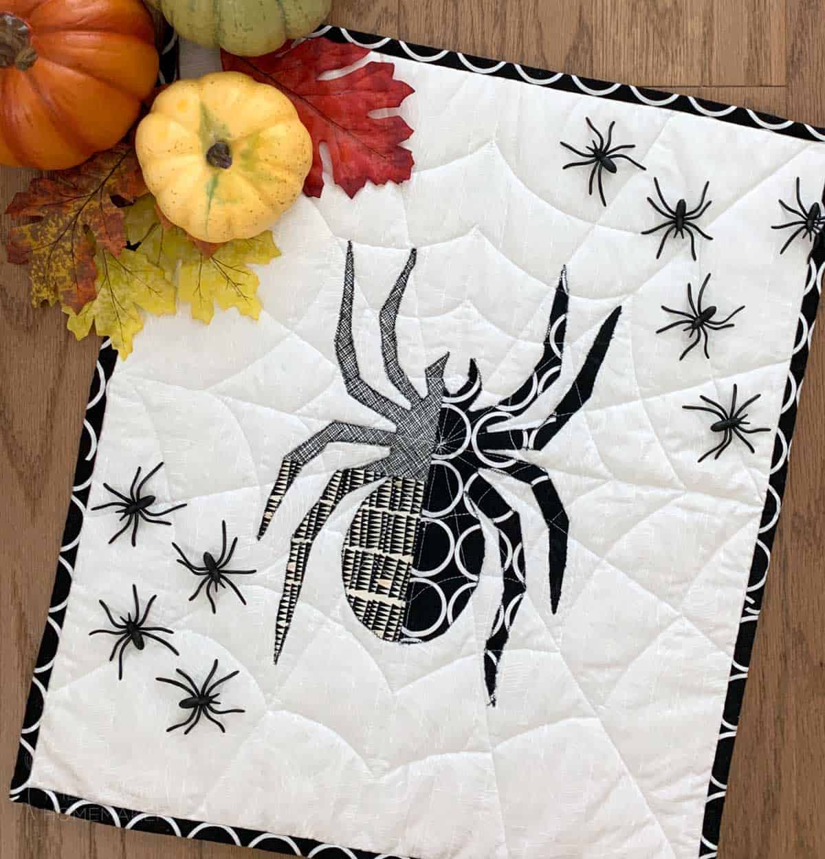 Image for Spooky Spider Halloween Mini-Quilt